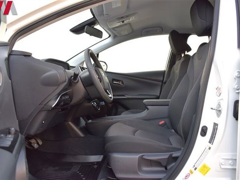 Used 2021 Toyota Prius LE FWD image 10