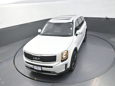 Used 2022 Kia Telluride SX w/ Towing Package AWD/4WD image 15