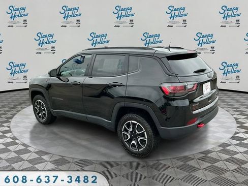 Used 2024 Jeep Compass Trailhawk w/ Trailhawk Elite Group AWD/4WD image 7