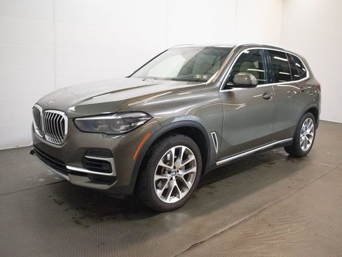Used 2022 BMW X5 xDrive40i w/ Premium Package AWD/4WD image 8