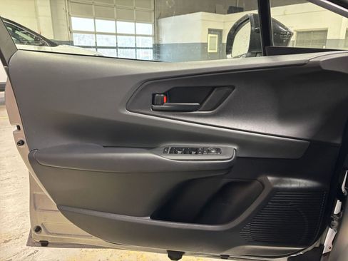 Used 2025 Toyota Prius LE image 20