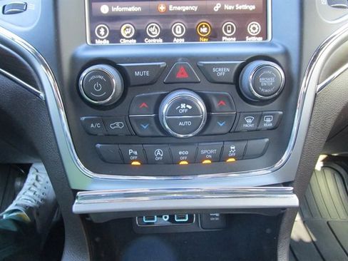 Used 2018 Jeep Grand Cherokee Overland image 29