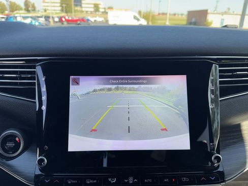 Used 2024 Jeep Wagoneer Series III w/ Flexible Seating Group image 17