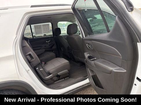 Used 2018 Chevrolet Traverse LT FWD image 18
