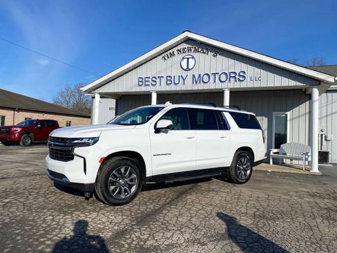Used 2022 Chevrolet Suburban LT w/ LT Signature Plus Package AWD/4WD image 2