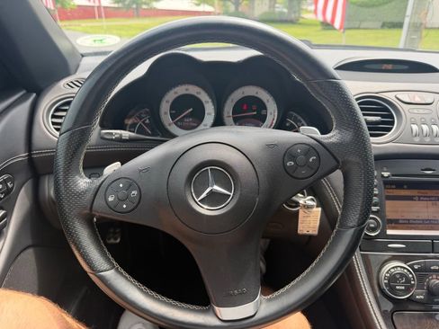 Used 2011 Mercedes-Benz SL 550 image 20