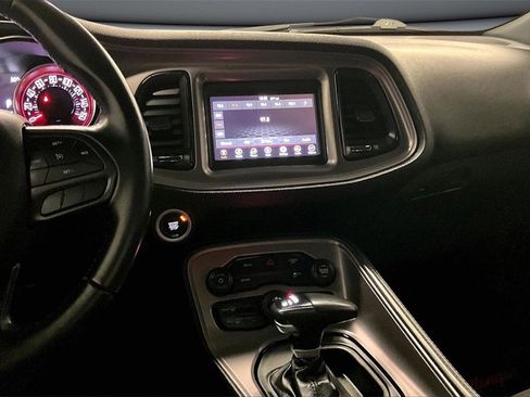 Used 2023 Dodge Challenger SXT image 9