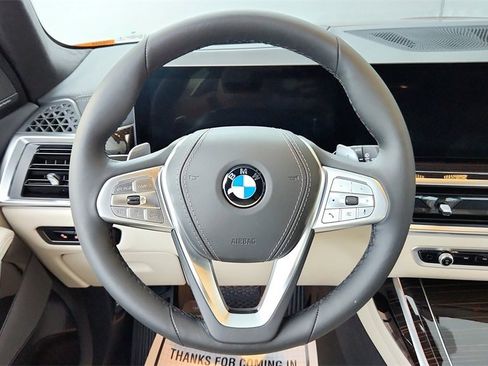 Used 2025 BMW X7 xDrive40i image 34