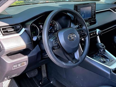 Used 2019 Toyota RAV4 LE AWD/4WD image 17