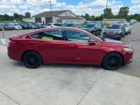 Used 2016 Ford Fusion SE w/ Equipment Group 202A FWD image 4