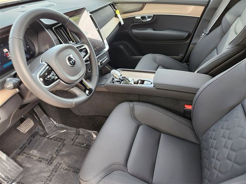New 2026 Volvo XC90 B6 Plus w/ Protection Package image 13