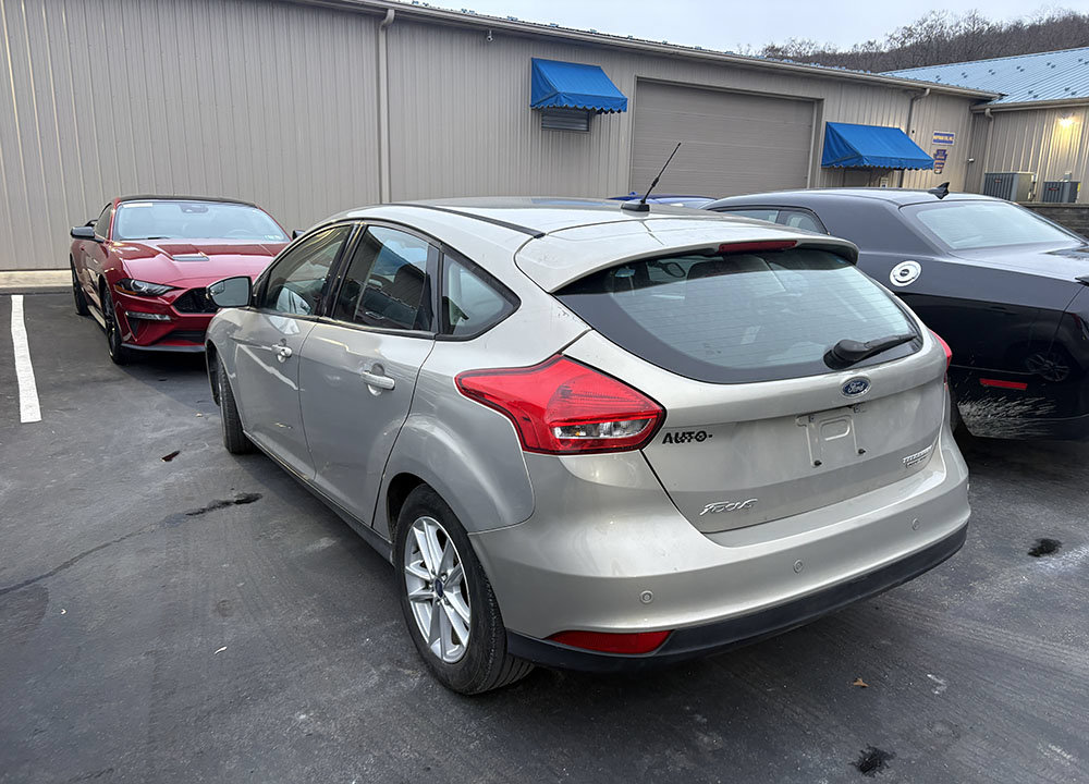 Used 2016 Ford Focus SE FWD image 3
