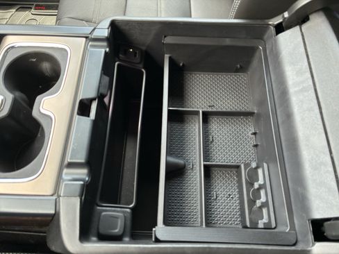 Used 2018 GMC Sierra 2500 Denali w/ Duramax Plus Package AWD/4WD image 45