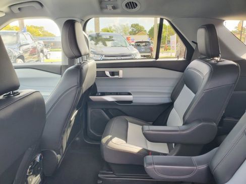 Used 2023 Ford Explorer XLT w/ Equipment Group 202A image 27