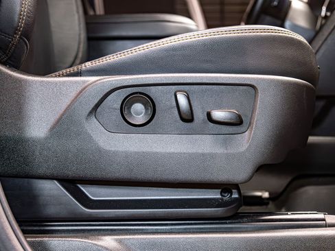 Used 2025 GMC Sierra 1500 AT4 w/ AT4 Premium Package image 29