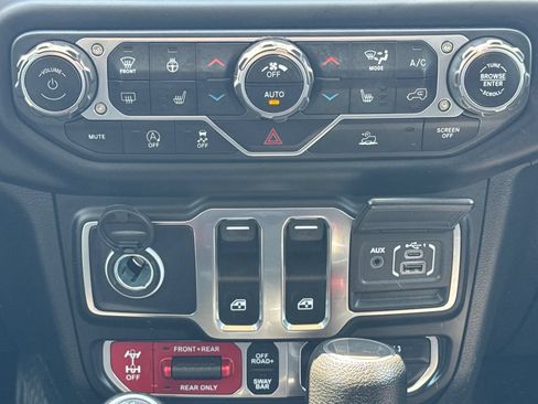 Used 2023 Jeep Wrangler Rubicon w/ LED Lighting Group AWD/4WD image 26