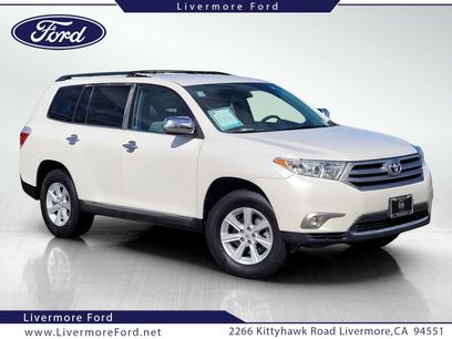 Used 2012 Toyota Highlander FWD w/ Tech Pkg