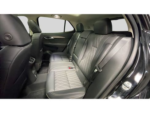 Used 2023 Buick Envision Avenir AWD/4WD image 15