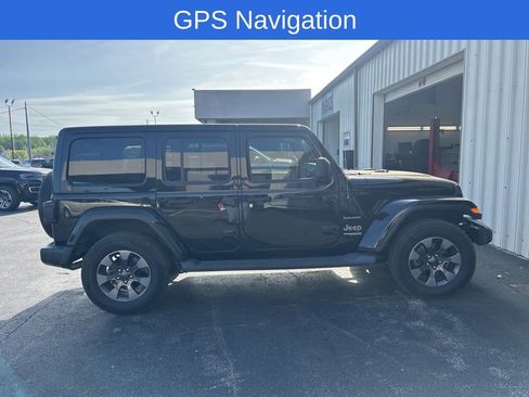 Used 2018 Jeep Wrangler Unlimited Sahara image 3
