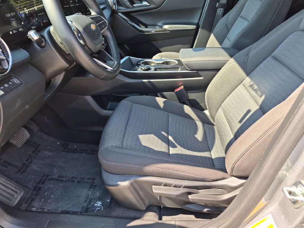 Used 2026 Chevrolet Equinox LT AWD/4WD image 23