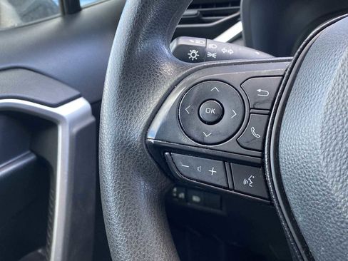 Used 2022 Toyota RAV4 LE image 24