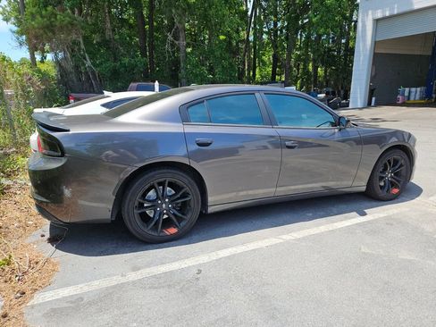 Used 2018 Dodge Charger SXT w/ Blacktop Package RWD image 7