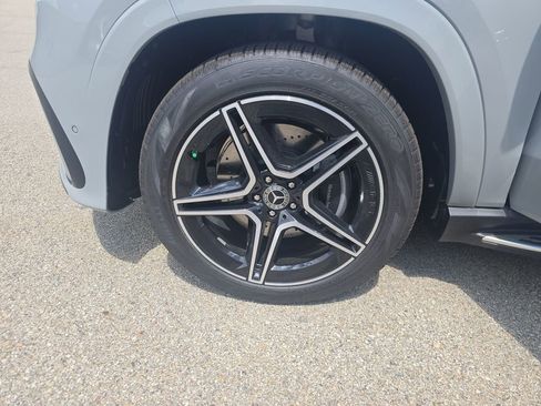 New 2026 Mercedes-Benz GLS 450 4MATIC image 27