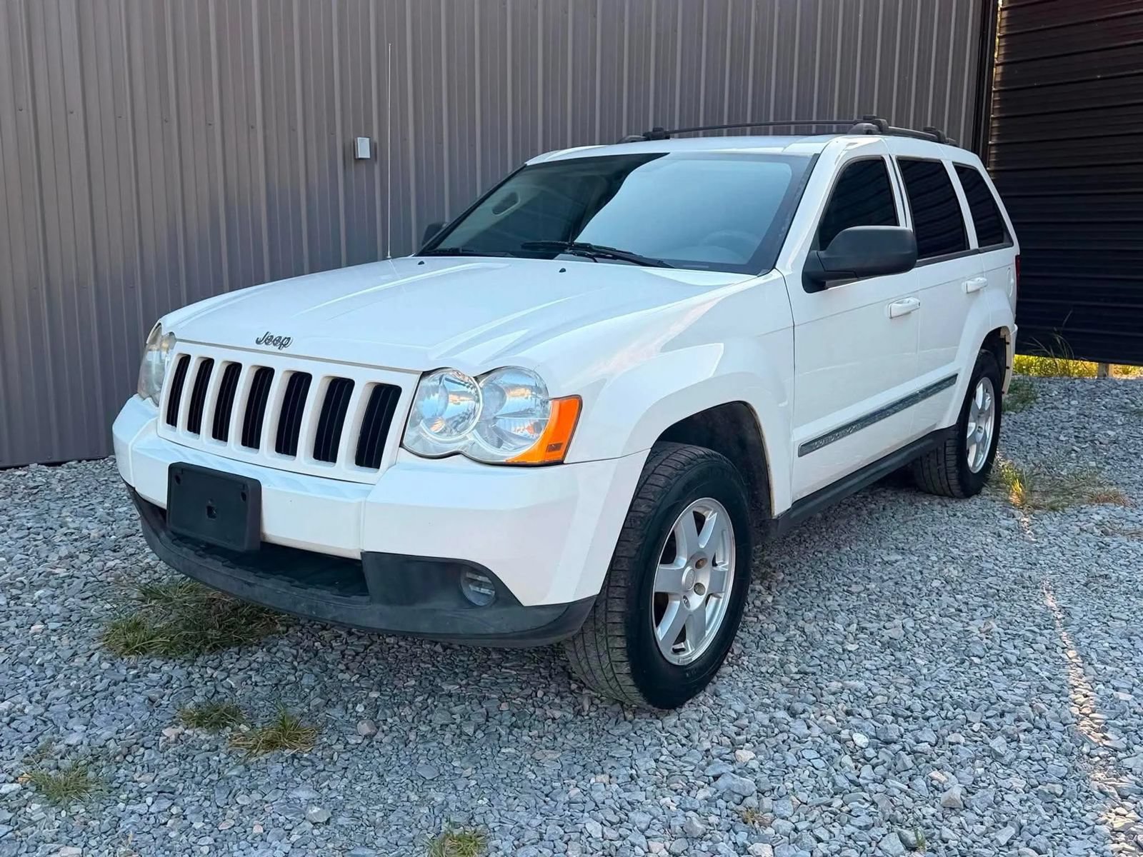 Used 2010 Jeep Grand Cherokee Laredo AWD/4WD image 1