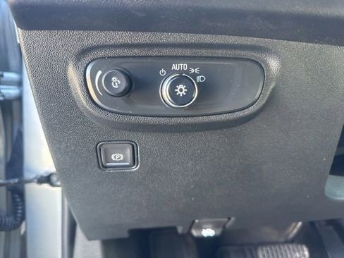 Used 2024 GMC Terrain SLE w/ Driver Convenience Package AWD/4WD image 16