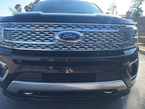 Used 2018 Ford Expedition Platinum AWD/4WD image 11