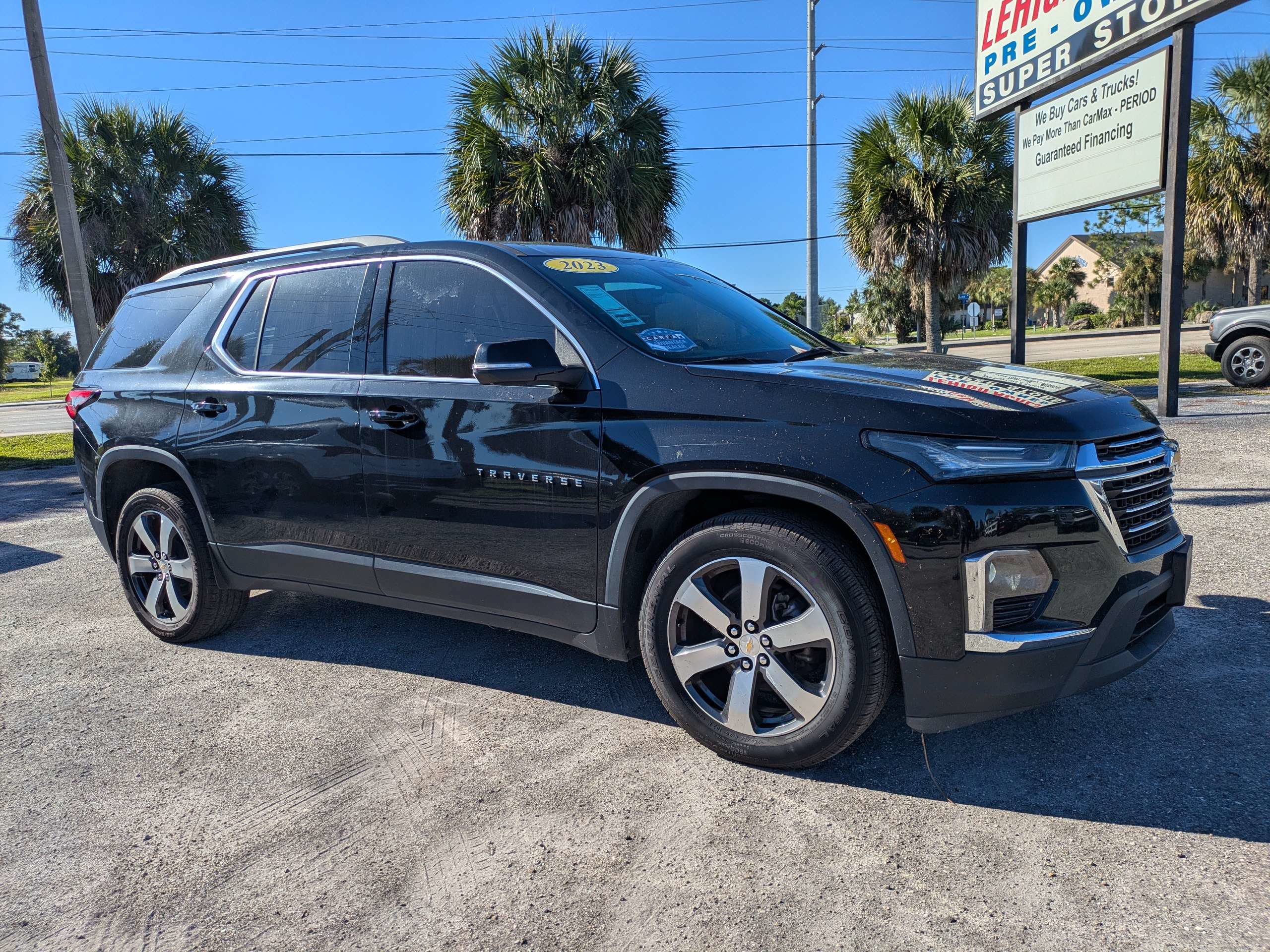 Used 2023 Chevrolet Traverse LT w/ LT Premium Package AWD/4WD image 5