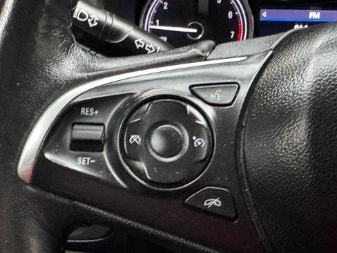 Used 2021 Buick Enclave Essence image 28