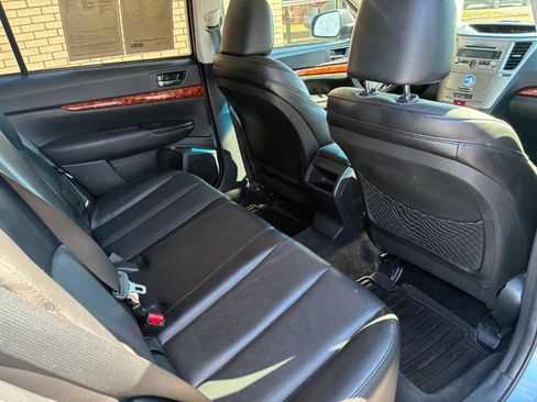 Used 2011 Subaru Outback 3.6R Limited image 16