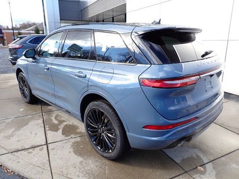 New 2026 Lincoln Corsair Premiere image 3