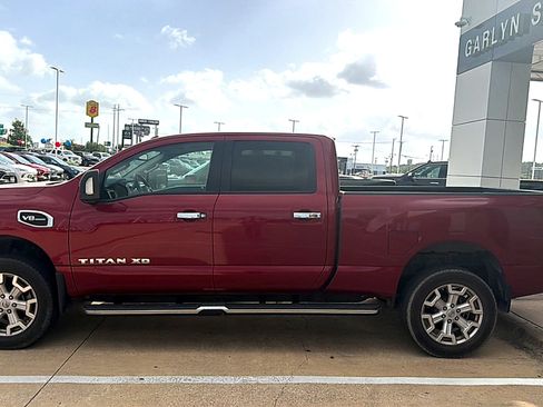 Used 2018 Nissan Titan SV w/ SV Convenience Package AWD/4WD image 4