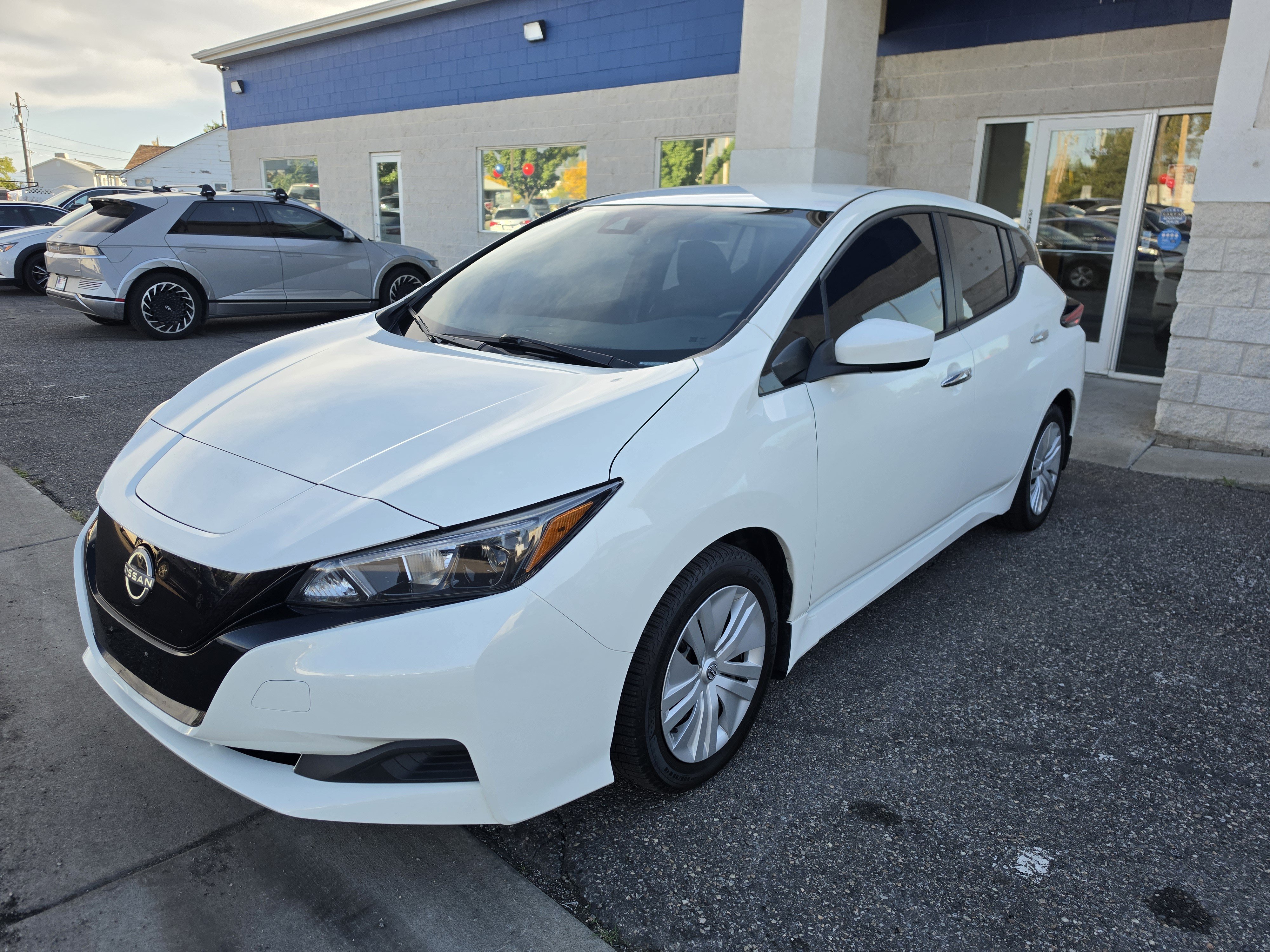 Used 2025 Nissan Leaf S FWD image 3