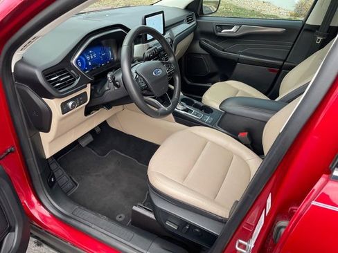 Used 2021 Ford Escape Titanium w/ Class II Trailer Tow Package image 13