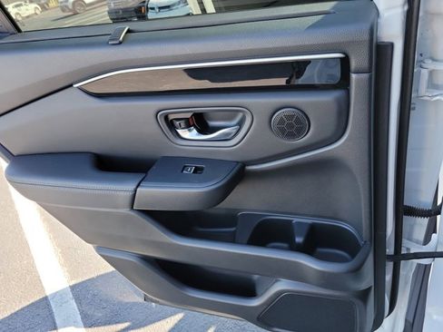 Used 2023 Honda Pilot Touring image 18