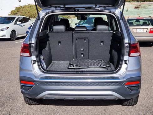 Certified 2024 Volkswagen Taos SE image 13