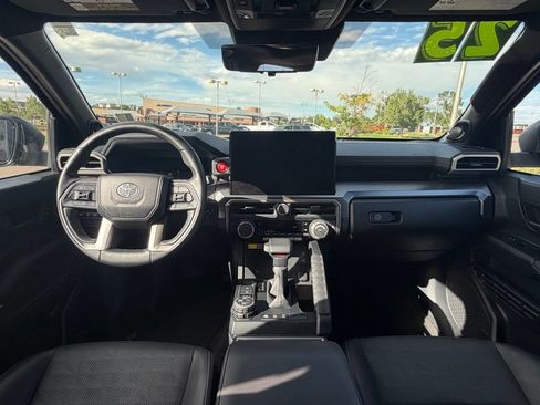 Used 2025 Toyota 4Runner TRD Off-Road Premium AWD/4WD image 10