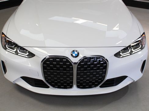 Used 2023 BMW 430i Convertible w/ Premium Package RWD image 7