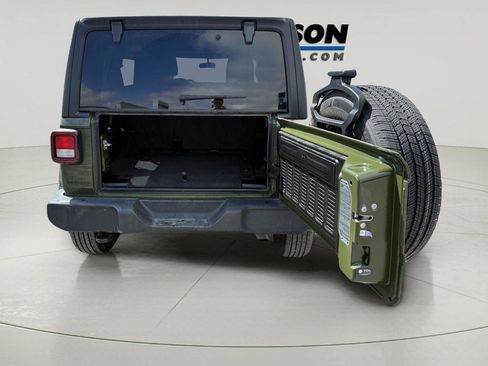 Used 2022 Jeep Wrangler Unlimited Sport image 9
