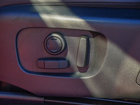 Used 2023 Land Rover Range Rover Velar R-Dynamic S image 24