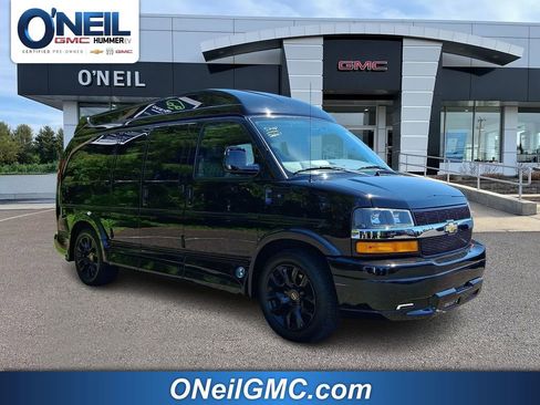 Used 2023 Chevrolet Express 2500 RWD image 1