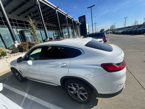 Used 2024 BMW X4 xDrive30i w/ Parking Assistance Package image 3