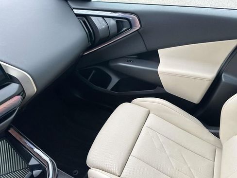 Certified 2025 BMW X3 xDrive30i w/ Premium Package image 37