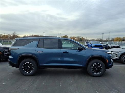 New 2026 Chevrolet Traverse Z71 w/ Enhanced Driving Package image 2