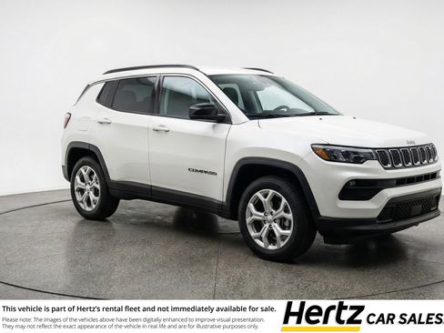 Used 2025 Jeep Compass Latitude image 1