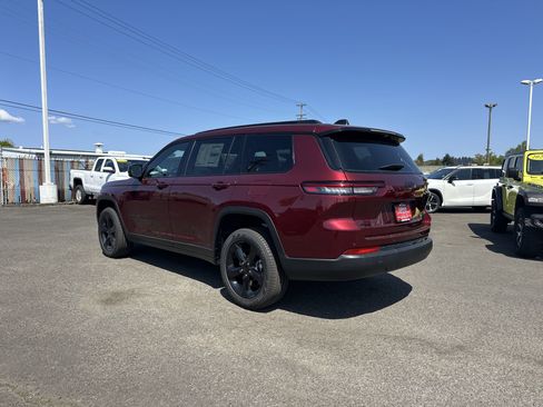 New 2025 Jeep Grand Cherokee L Limited w/ Luxury Tech Group II image 3
