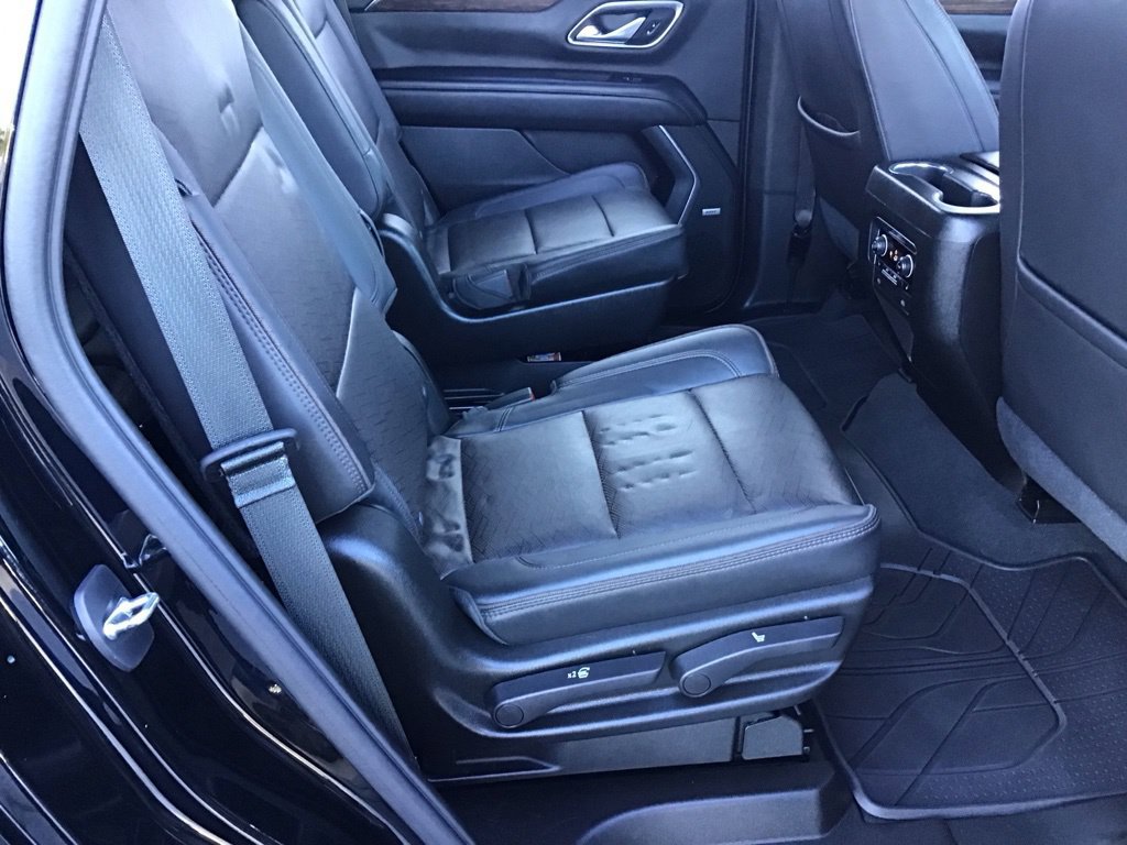 Used 2021 Chevrolet Tahoe High Country w/ Premium Package AWD/4WD image 16